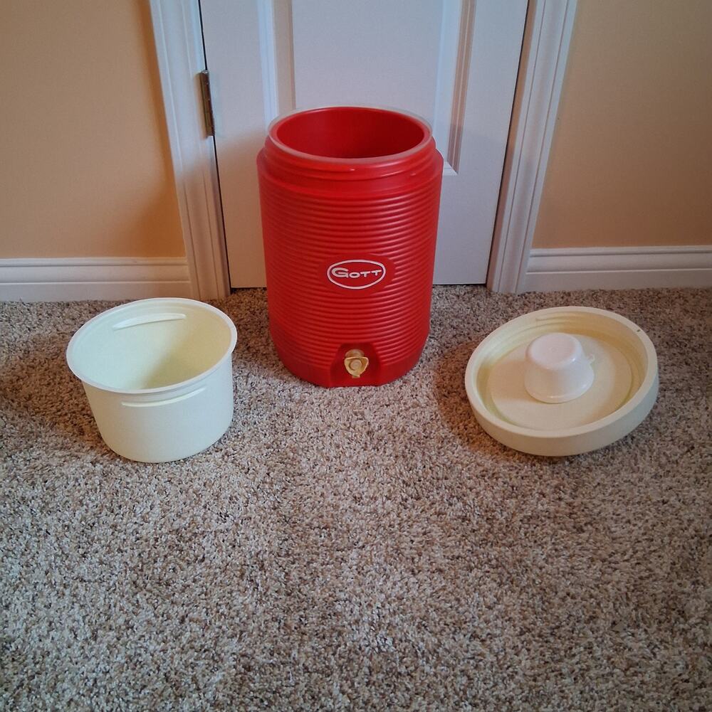 Gott 2 Gallon Water Cooler Red With Handle & Spigot-Model Lid & Faucet USA Made
